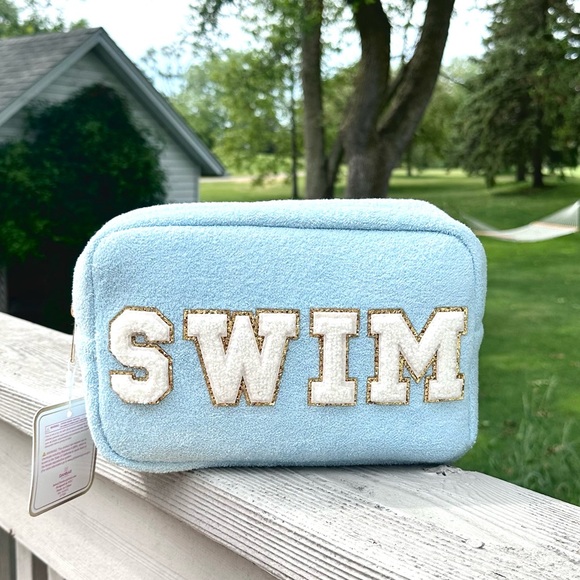🦋Gloss & Glo Terry Cloth Swim 🏊 blue pouch - Picture 1 of 6